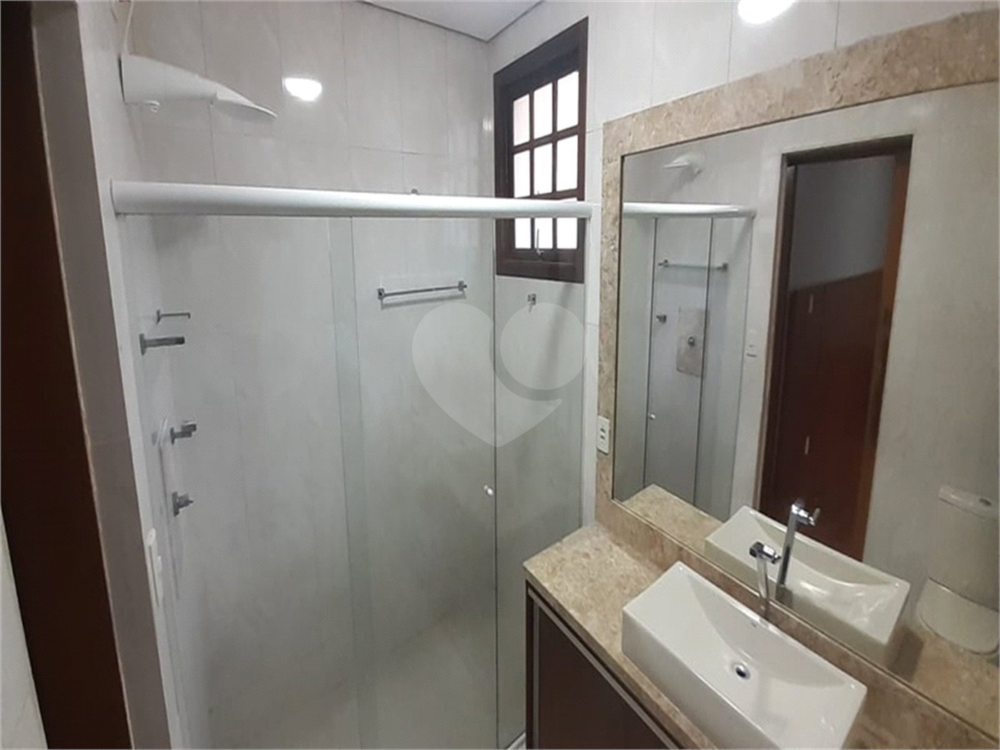 Casa à venda com 3 quartos, sendo 2 suítes, em Olho D'água, Mairiporã, SP
