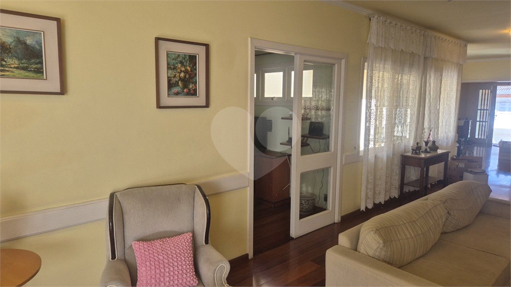 Casa à venda com 4 quartos, sendo 3 suítes,  no condomínio Chácara das Rosas, São Paulo - SP