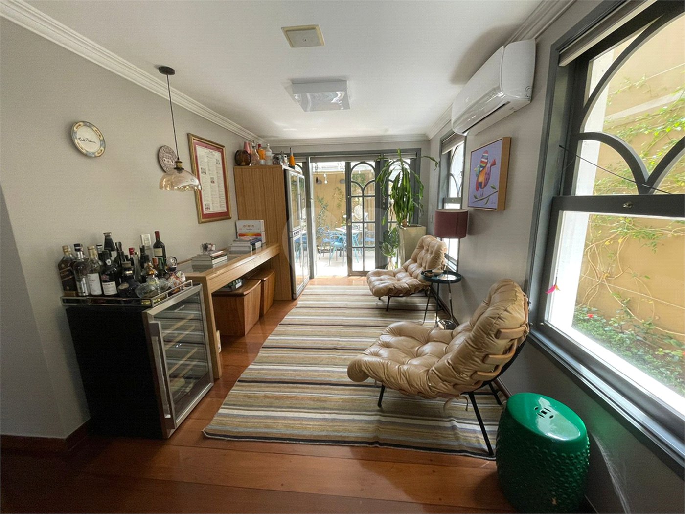 Casa em condomínio à venda ou para alugar com 4 quartos, sendo 3 suítes,  em Jardim Panorama, São Paulo, SP