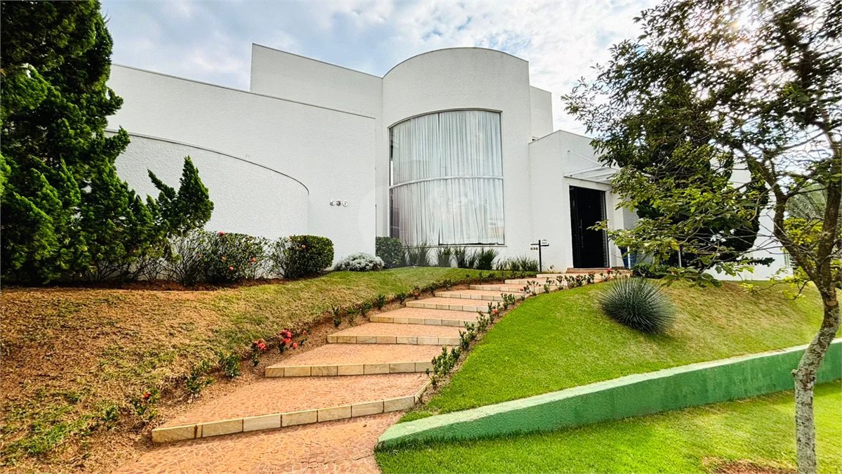 Casa à venda com 4 suítes no condomínio Dos Lagos, Itupeva - SP