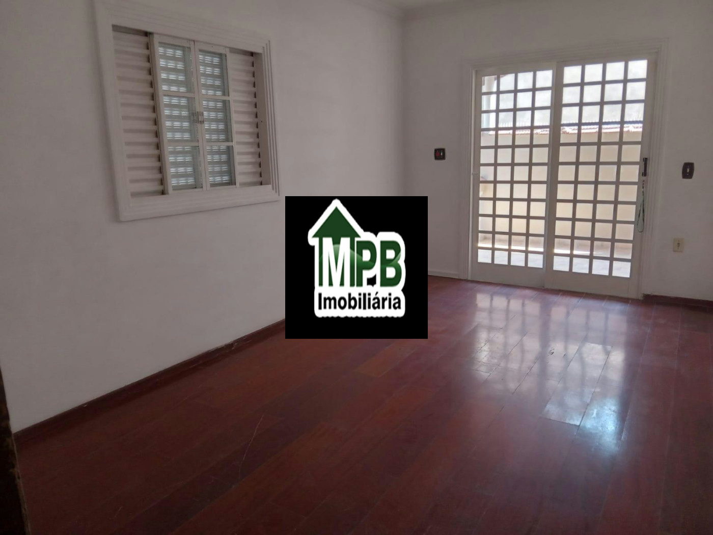 Sobrado à venda com 2 quartos, sendo 1 suíte, em Jardim Altos Do Itavuvu, Sorocaba, SP