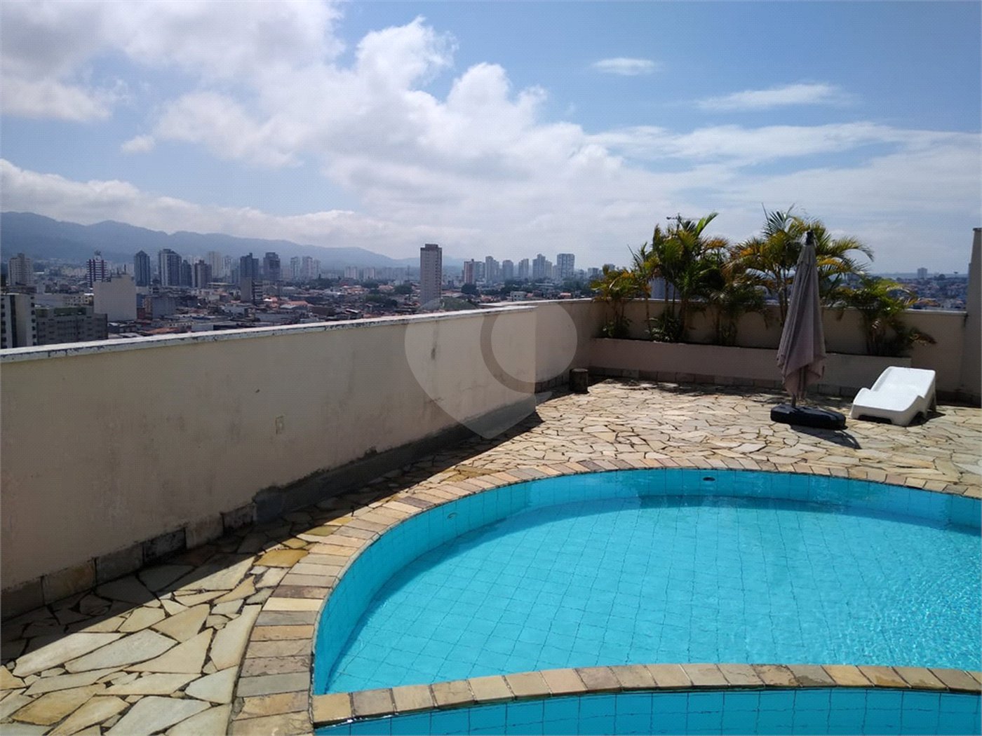 Apartamento à venda com 3 quartos, sendo 1 suíte,  em Vila Vitória, Mogi das Cruzes, SP