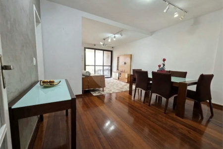 Apartamento à venda com 2 quartos, sendo 1 suíte,  em Laranjeiras, Rio de Janeiro, RJ