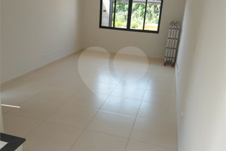 Sobrado à venda ou para alugar com 3 quartos, sendo 1 suíte, em Jardim do Lago, Atibaia, SP