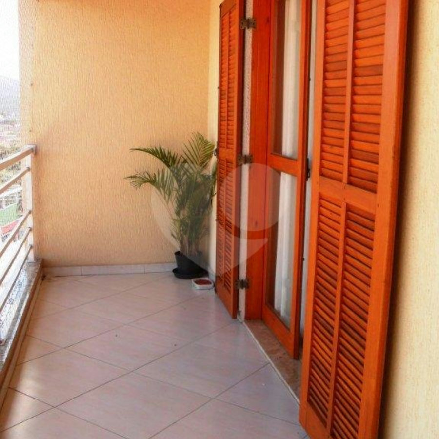 Sobrado à venda com 3 quartos, sendo 1 suíte, em Vila Mazzei, São Paulo, SP
