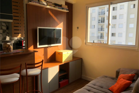 Apartamento à venda com 2 quartos em Parque Reboucas, São Paulo, SP