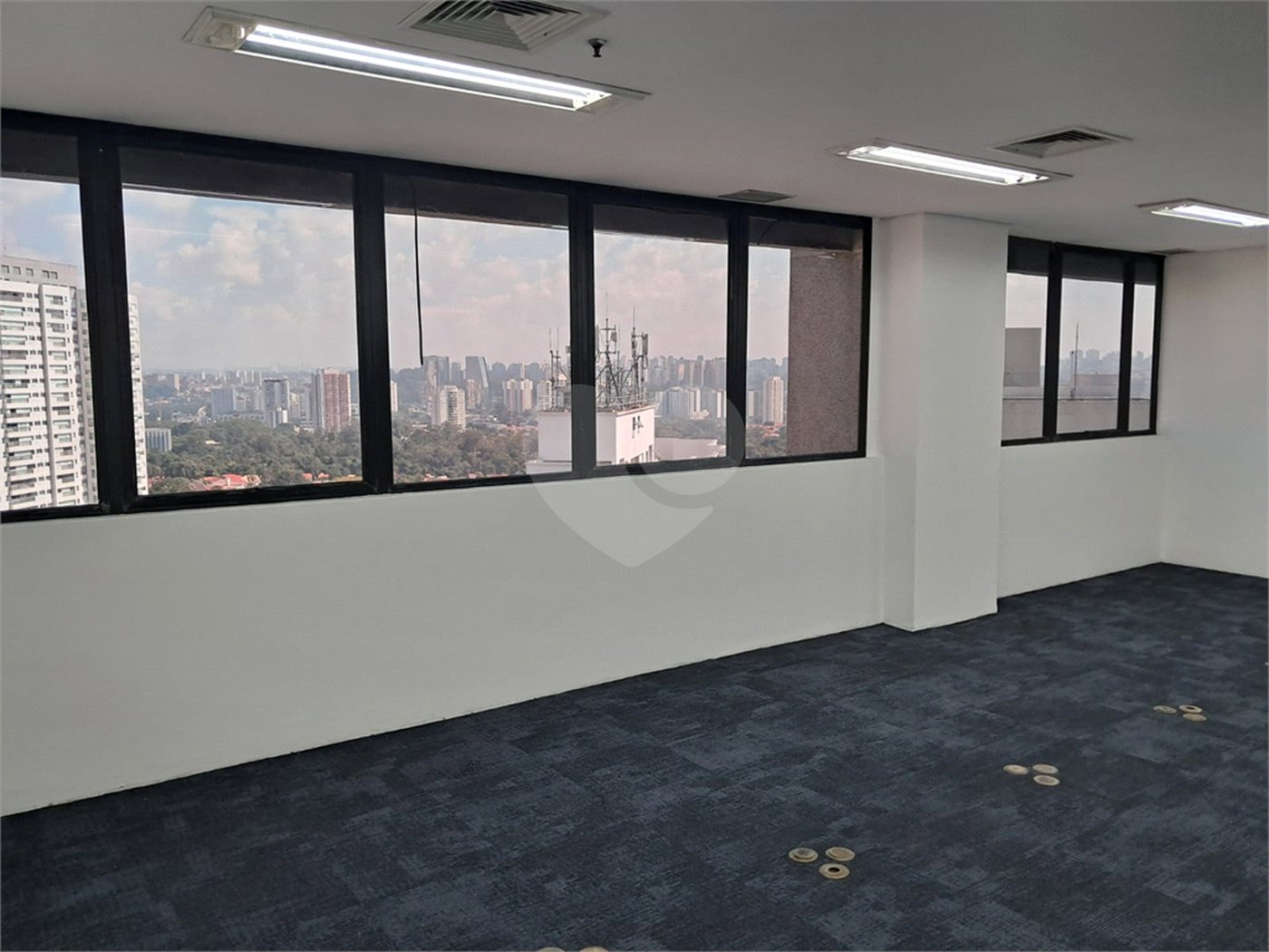 Sala à venda em Alto da Boa Vista, São Paulo, SP