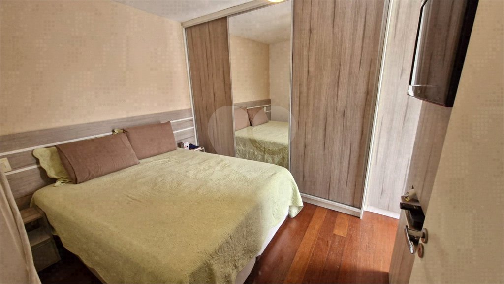 Sobrado à venda com 2 suítes em Vila Constança, São Paulo, SP