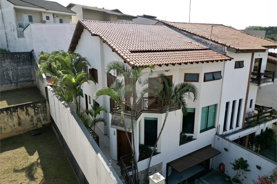 Sobrado à venda com 4 quartos, sendo 1 suíte, em Tremembé, São Paulo, SP