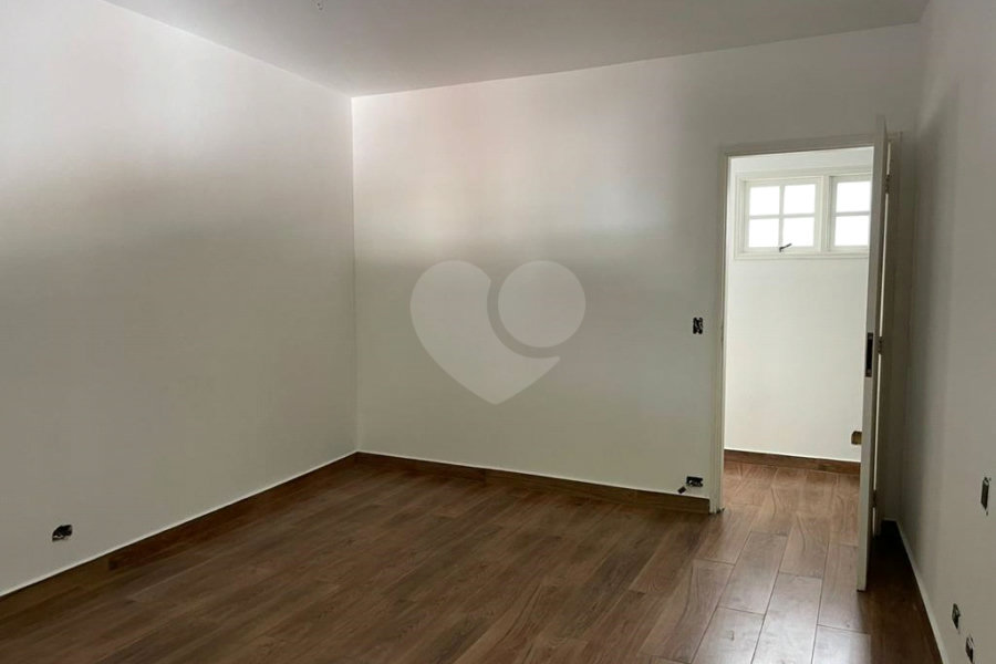 Casa à venda com 3 quartos, sendo 2 suítes, em Jardim Leonor Mendes de Barros, São Paulo, SP