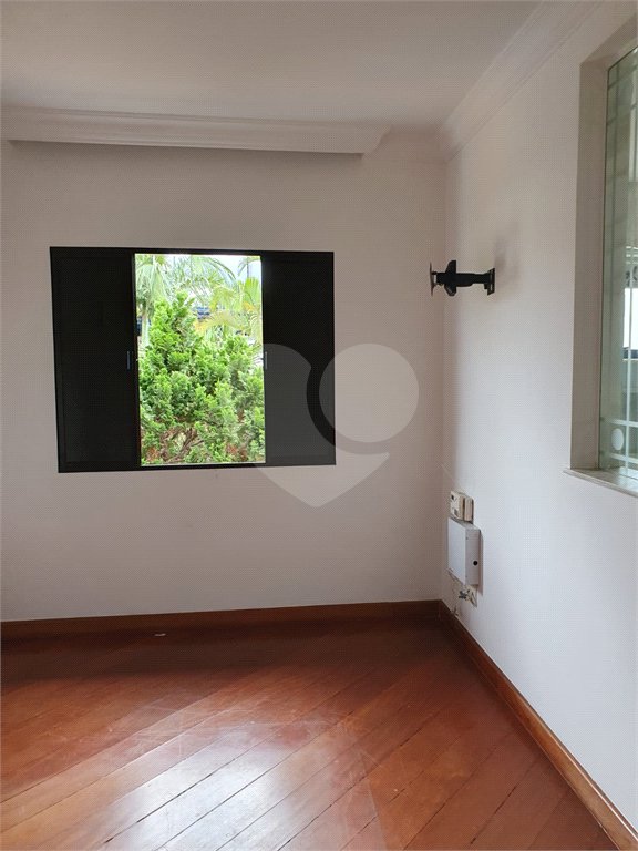 Casa à venda com 2 quartos, sendo 1 suíte,  no condomínio Flamboyant, São Paulo - SP