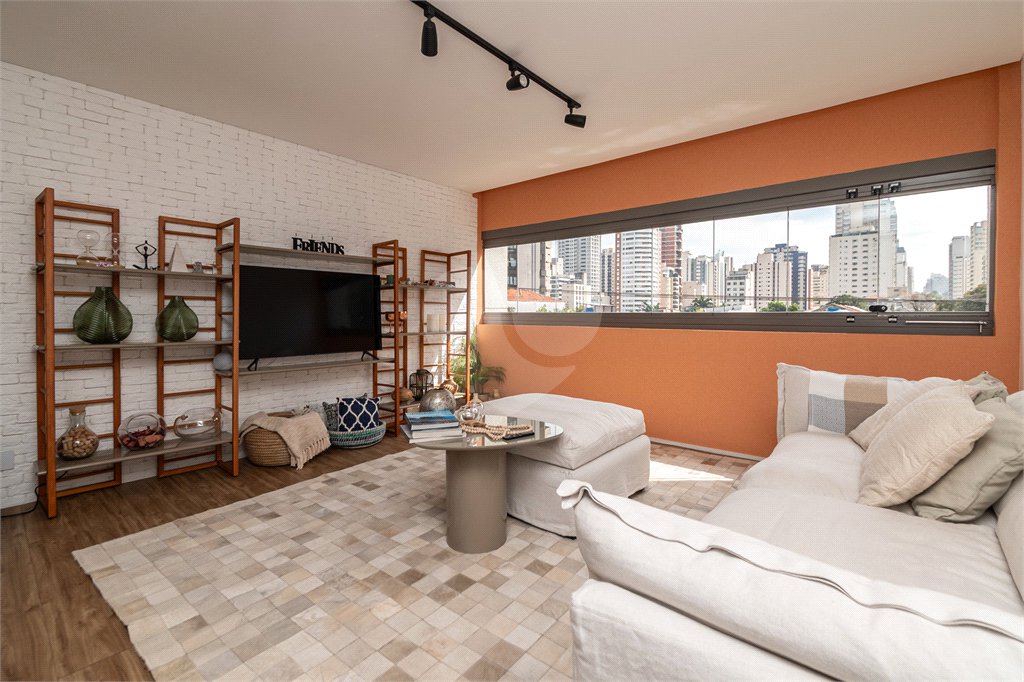 Apartamento à venda com 2 quartos, sendo 1 suíte,  em Pinheiros, São Paulo, SP