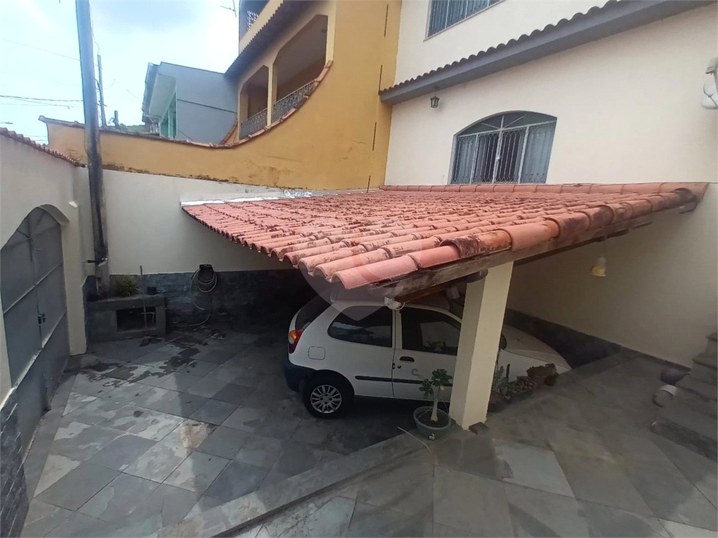 Casa à venda com 2 quartos, sendo 1 suíte, no condomínio Parque Central, Rio de Janeiro - RJ