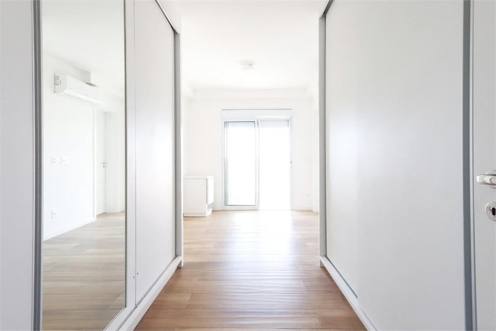 Apartamento à venda com 3 suítes em Vila Anastácio, São Paulo, SP
