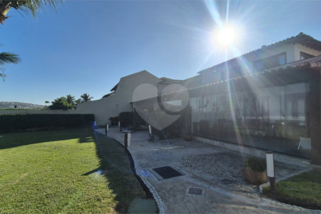 Casa em condomínio à venda com 3 quartos, sendo 2 suítes, em Geribá, Armação dos Búzios, RJ