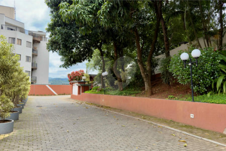Casa à venda com 2 quartos no condomínio Portal dos Gamez, Atibaia - SP