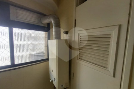 Apartamento à venda com 3 quartos, sendo 1 suíte,  em Vila Olímpia, São Paulo, SP