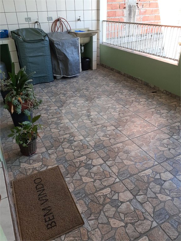 Sobrado à venda com 4 quartos em Vila Correa, Ferraz de Vasconcelos, SP