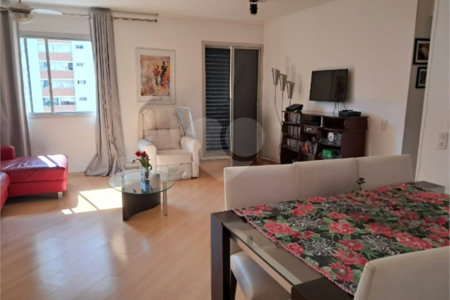 Apartamento à venda com 2 quartos em Moema, São Paulo, SP