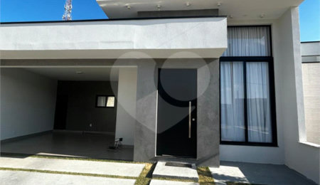Casa à venda com 2 quartos, sendo 1 suíte,  no condomínio Residencial Parque Imperial, Salto - SP