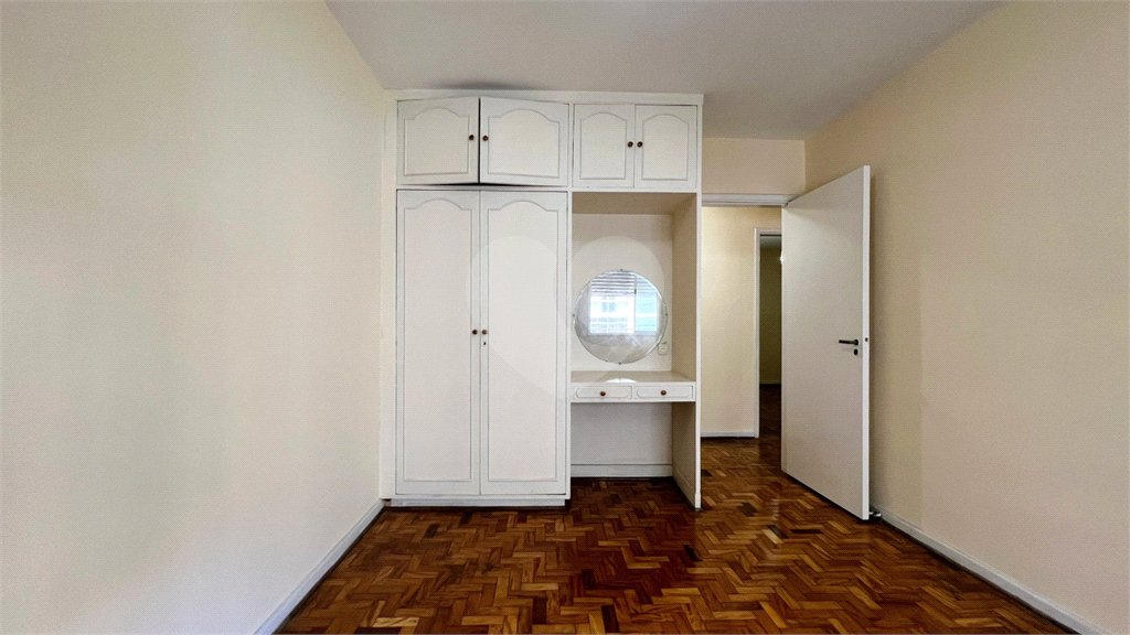 Apartamento à venda com 3 quartos, sendo 1 suíte, em Pinheiros, São Paulo, SP