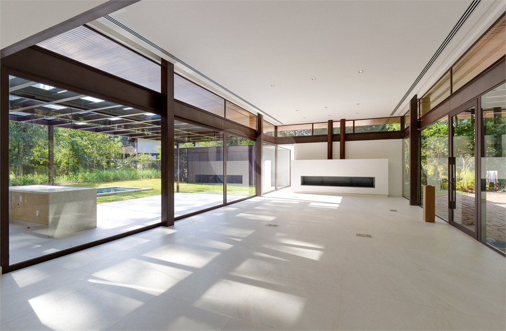Casa à venda com 5 suítes no condomínio Chácara Flora, São Paulo - SP