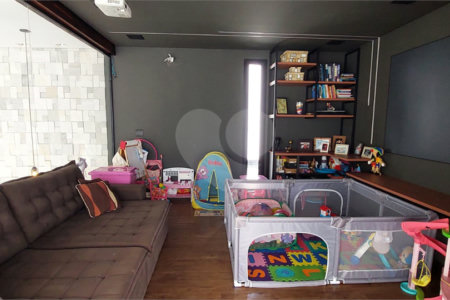 Casa à venda com 3 suítes no condomínio Figueira Garden, Atibaia - SP