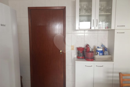 Casa à venda com 4 quartos, sendo 2 suítes,  em Villaggio Capríccio, Louveira, SP