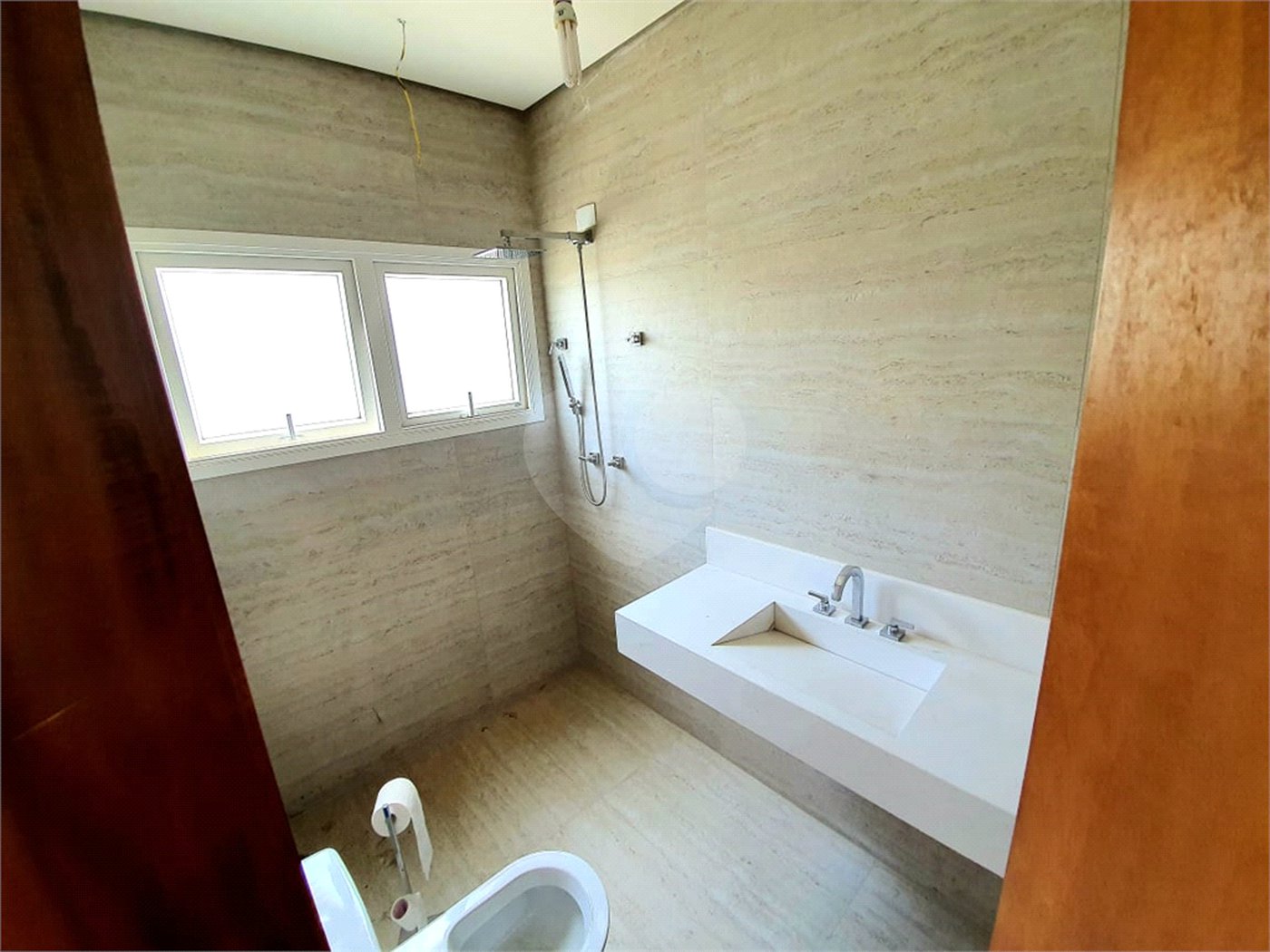 Casa à venda com 5 quartos, sendo 3 suítes, no condomínio Serra da Estrela, Atibaia - SP
