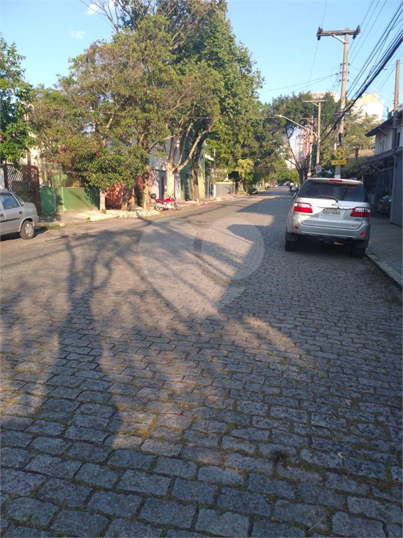 Sobrado à venda com 3 quartos em Vila Cordeiro, São Paulo, SP