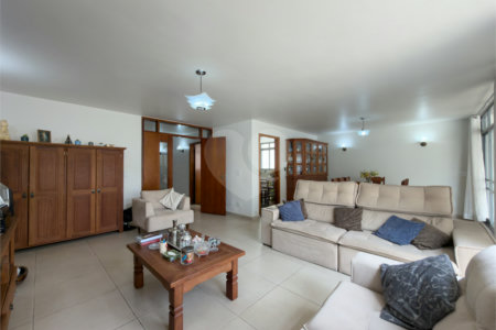 Casa de Vila à venda com 3 quartos, sendo 1 suíte, em Indianópolis, São Paulo, SP