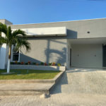 Casa à venda com 3 quartos, sendo 2 suítes, no condomínio PORTO LAGOA, Aquiraz - CE