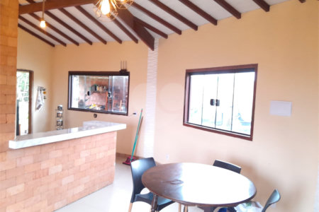 Chácara à venda com 2 quartos, sendo 1 suíte,  no Centro, Gramadinho, SP