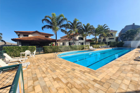 Casa à venda com 3 suítes no condomínio Reserva dos Vinhedos, Louveira - SP