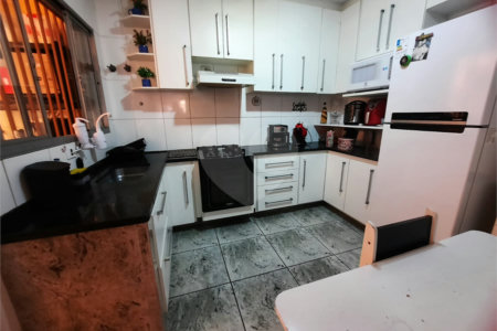 Casa à venda com 3 quartos, sendo 1 suíte, no condomínio Residencial Sol Francisco, São Paulo - SP