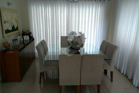 Casa à venda com 3 quartos, sendo 2 suítes,  no condomínio Terras do Oriente, Valinhos - SP