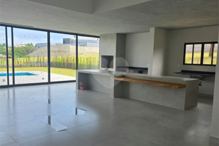 Casa à venda com 3 suítes no condomínio Village Ipanema 2, Araçoiaba da Serra - SP