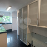 Apartamento à venda com 3 quartos, sendo 1 suíte, em Alto da Boa Vista, São Paulo, SP