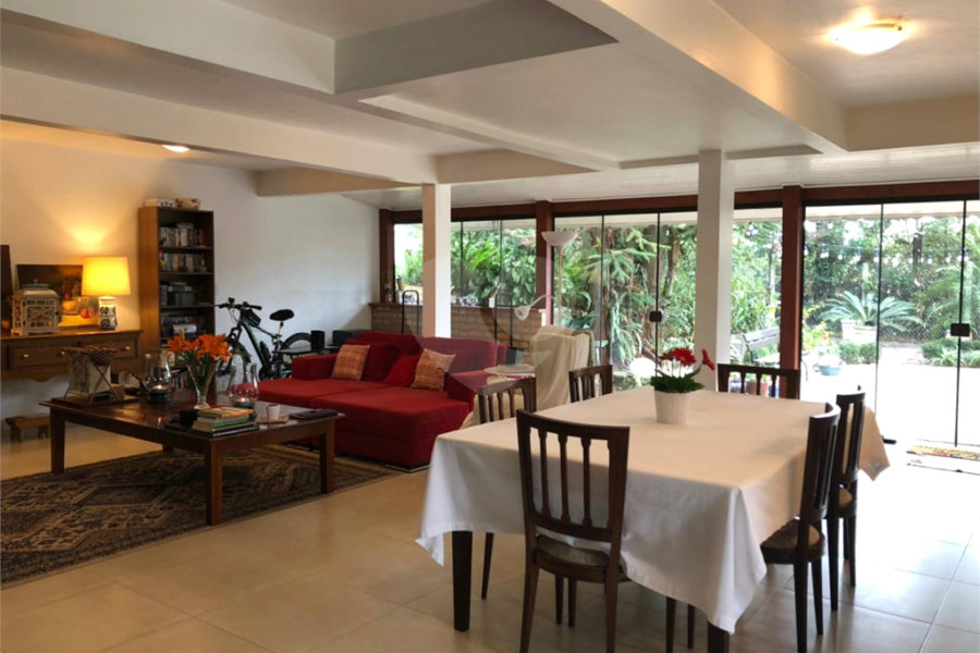 Casa Térrea à venda com 4 quartos, sendo 1 suíte, em Roseira, Mairiporã, SP