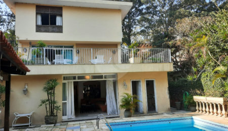 Sobrado à venda com 5 quartos, sendo 3 suítes,  em Jardim Marajoara, São Paulo, SP