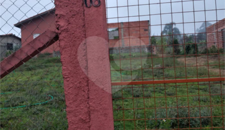 Casa à venda com 2 suítes no condomínio Portal dos Pássaros, Alambari - SP