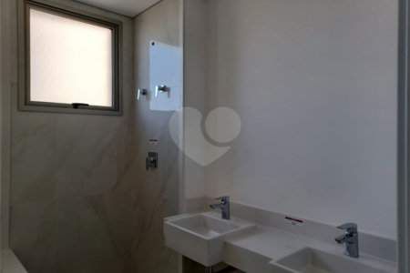 Apartamento à venda com 4 suítes em Real Parque, São Paulo, SP