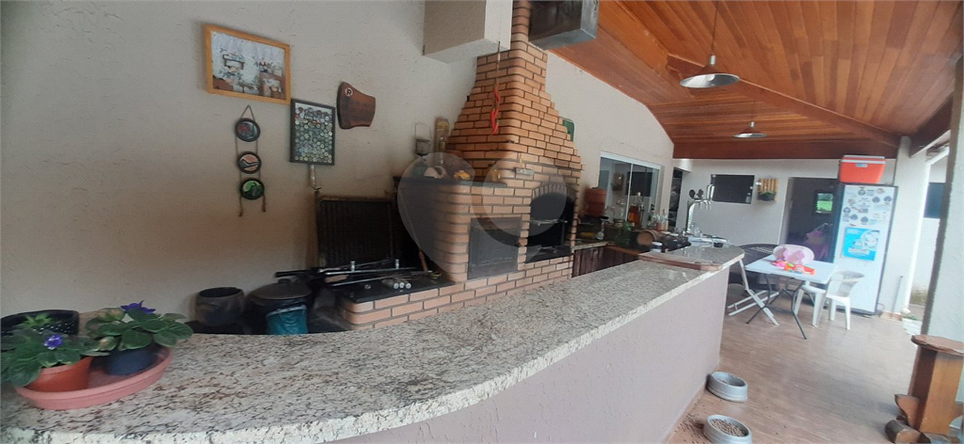Casa à venda com 3 suítes no condomínio Chacarás Bela Vista, Mairiporã - SP