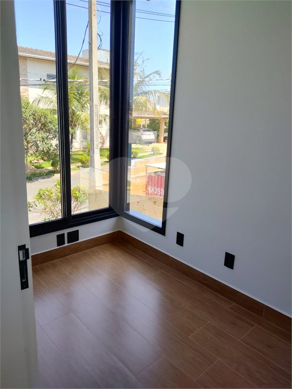 Casa à venda com 3 quartos, sendo 1 suíte,  no condomínio Madre Maria Vilac, Valinhos - SP