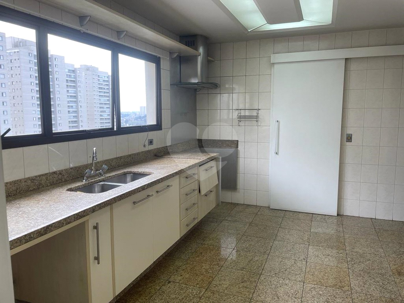 Apartamento à venda com 4 suítes em Vila Suzana, São Paulo, SP