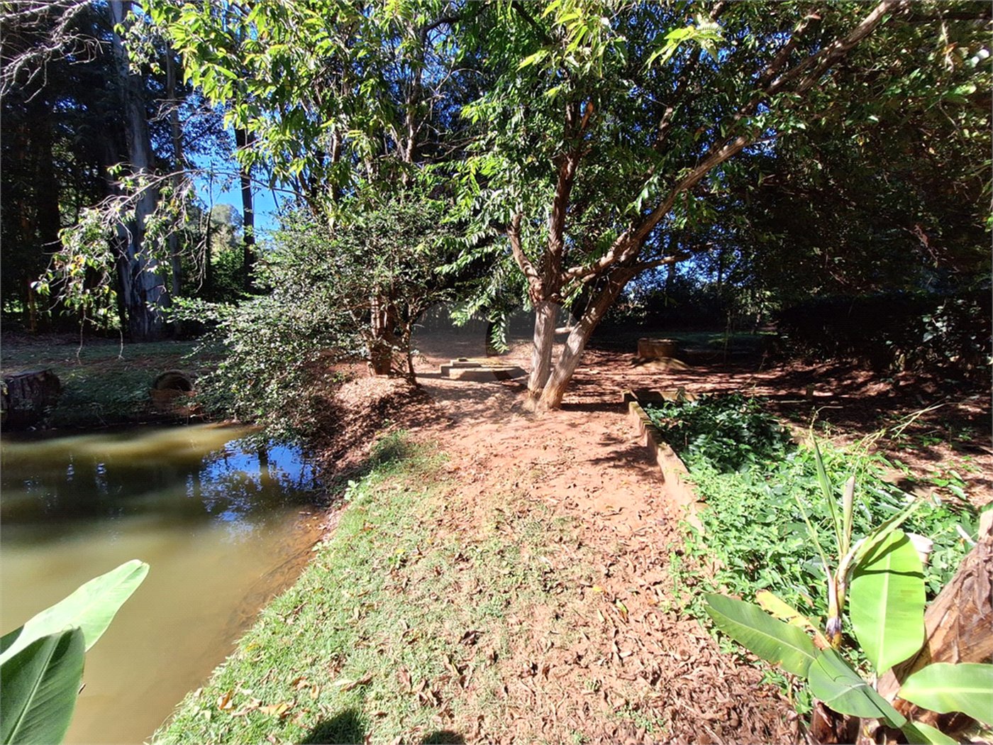 Chácara à venda com 3 quartos, sendo 1 suíte, em Chácara de Recreio Jardim Alvorada, Botucatu, SP