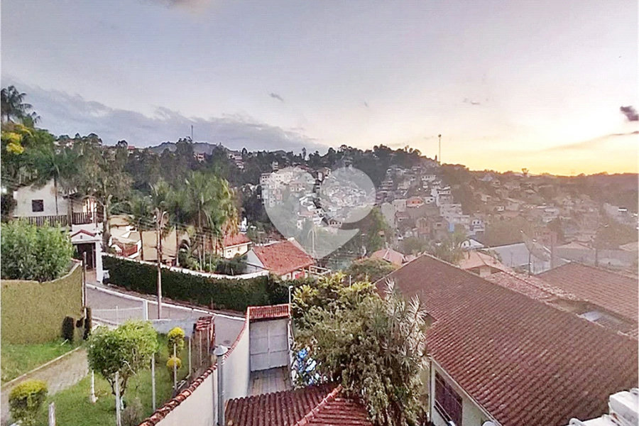 Casa Térrea à venda ou para alugar com 4 quartos, sendo 2 suítes, no Centro, Mairiporã, SP