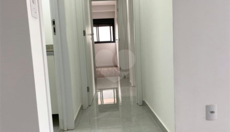 Apartamento à venda com 2 quartos, sendo 1 suíte,  em Jardim das Acácias, São Paulo, SP