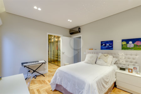 Casa Térrea à venda ou para alugar com 4 suítes em Alto da Boa Vista, São Paulo, SP