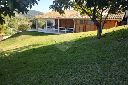Chácara à venda com 4 quartos, sendo 1 suíte, em Chácaras Fernão Dias, Atibaia, SP
